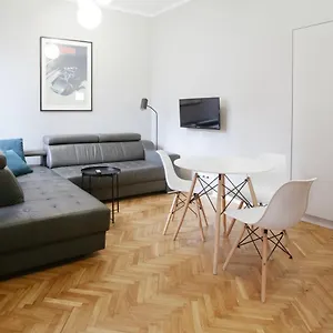 Concierge Flat6 Hoza Hotel apartamentowy Warszawa