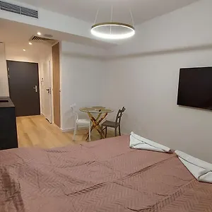 Plac Wolnosci 6 Bond Hotel apartamentowy Poznań